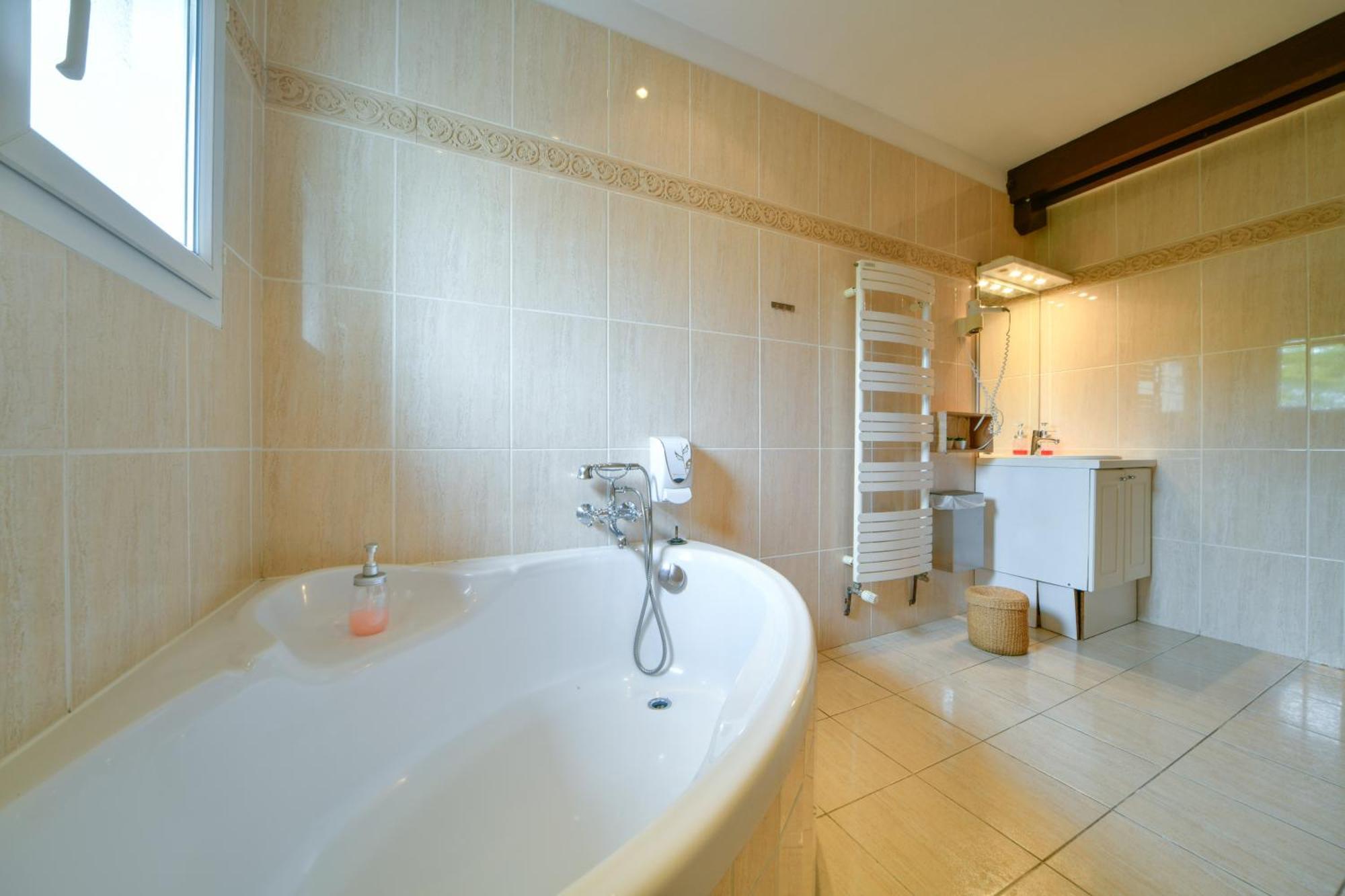 Enjoy Garden Hotel Vierzon Ruang foto