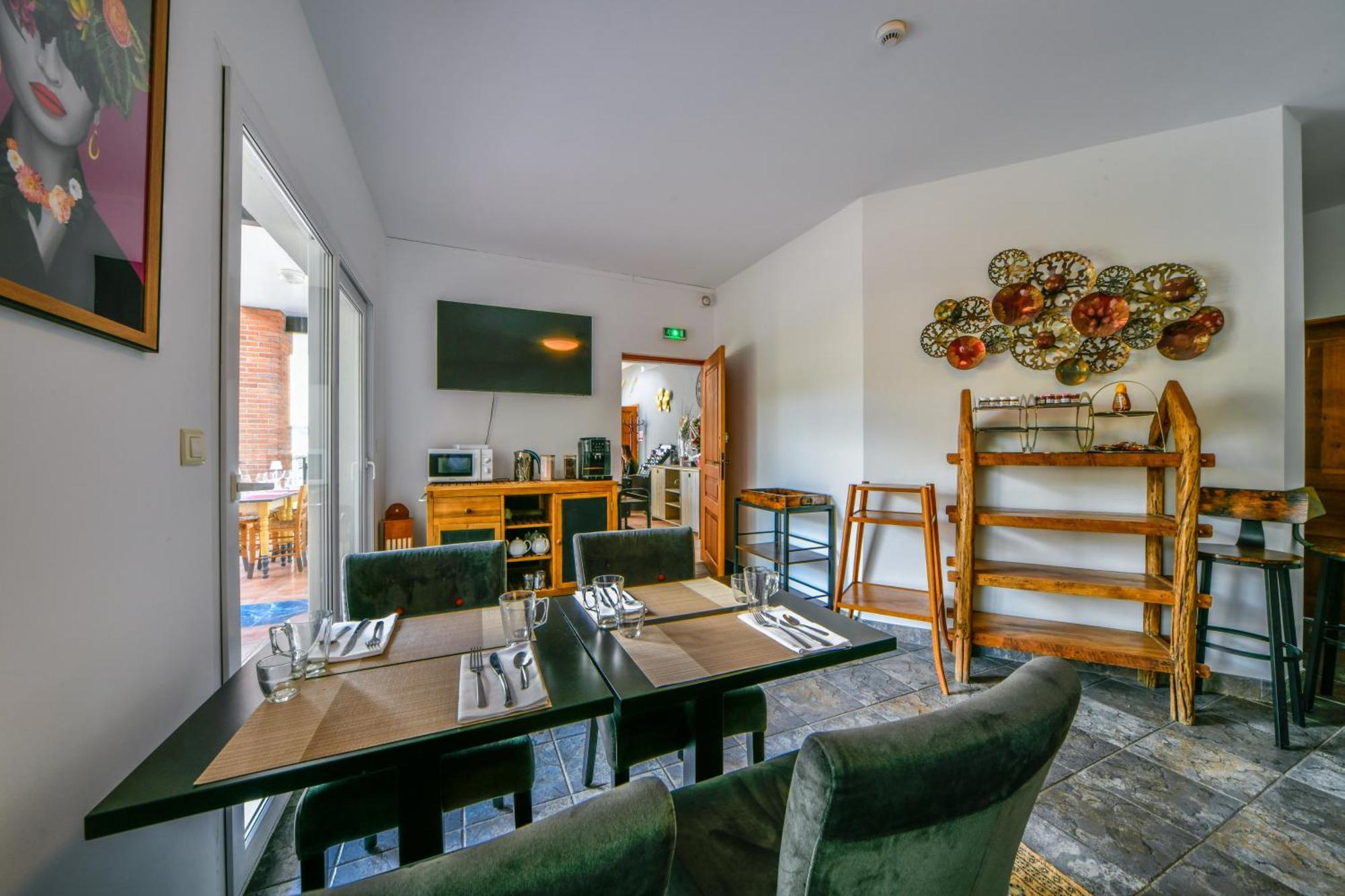 Enjoy Garden Hotel Vierzon Bagian luar foto