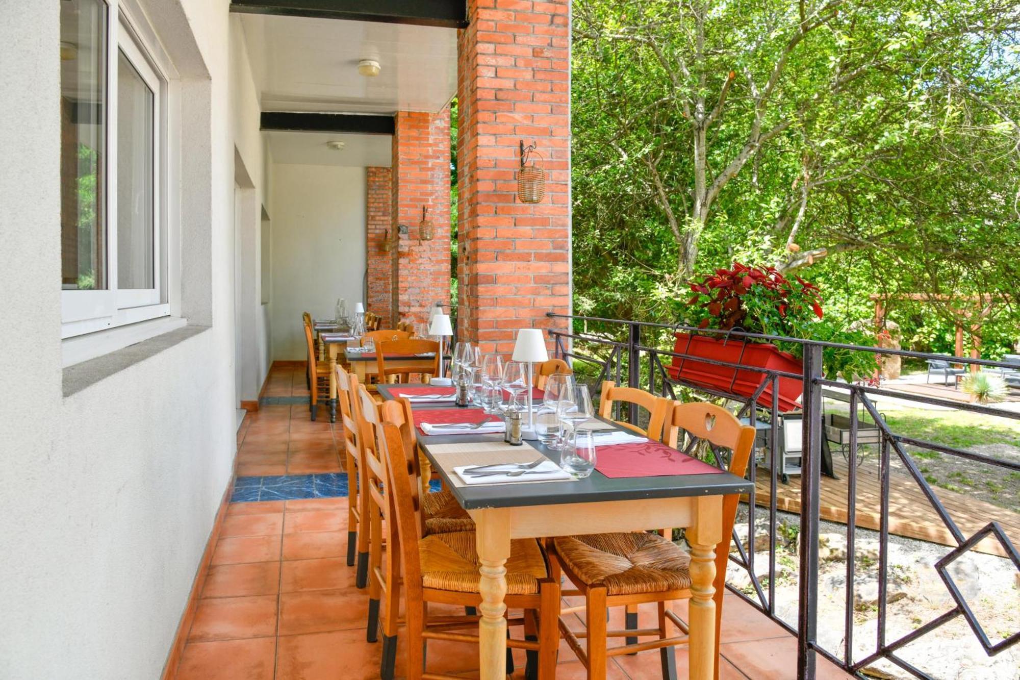 Enjoy Garden Hotel Vierzon Bagian luar foto